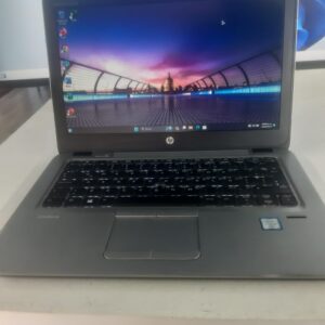 Laptop HP i5, 6a gen, 8gb de ram, SSD 240gb, Win 11, 1366x768 HD